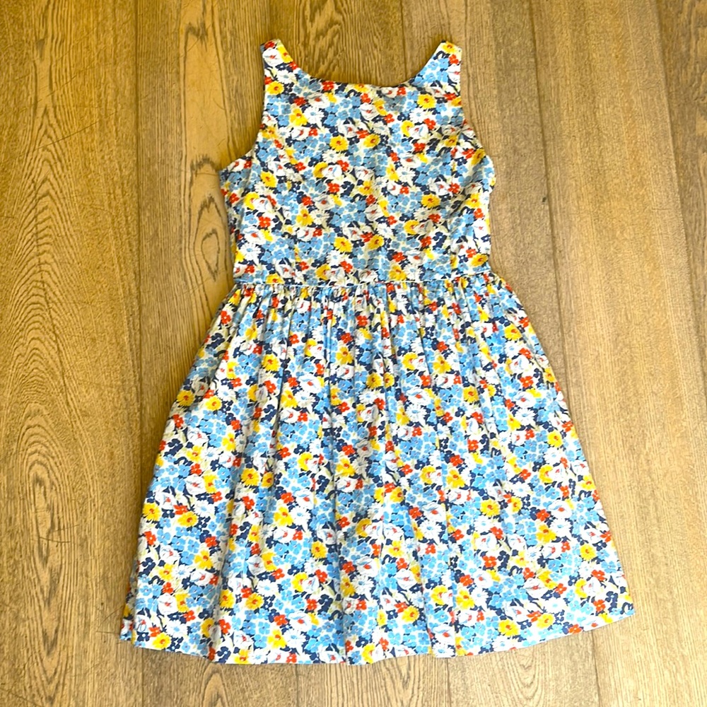 Cute floral dress!
